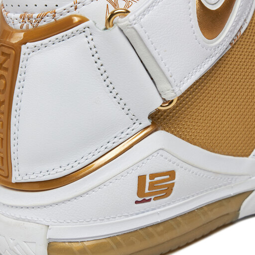 Scarpe Nike Zoom Lebron II DJ4892 100 White Metallic Gold escarpe