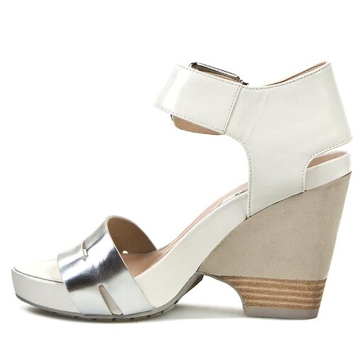 Clarks online rosalie pose
