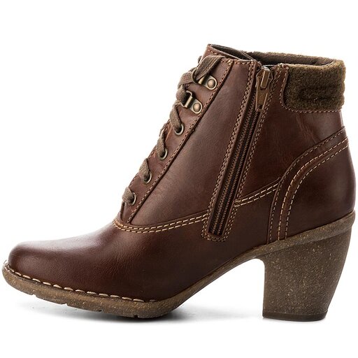 Botas Clarks Carleta Crane 261288124 Dark Tan