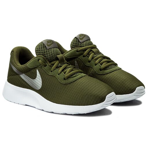 Zapatillas Nike Tanjun Se 844908 302 Verde zapatos.es