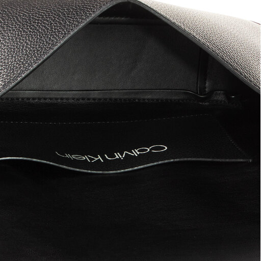 Handtasche Calvin Klein Neat Saddle Bag K60K606427 Schwarz eschuhe