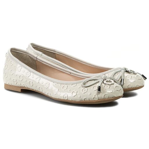 Ballerine guess shop