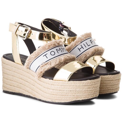 Tommy hilfiger shiny metallic flatform clearance sandal