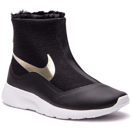 Tanjun nike sale black and gold