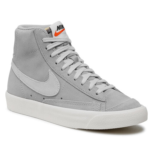 Nike blazer online grigie alte camoscio