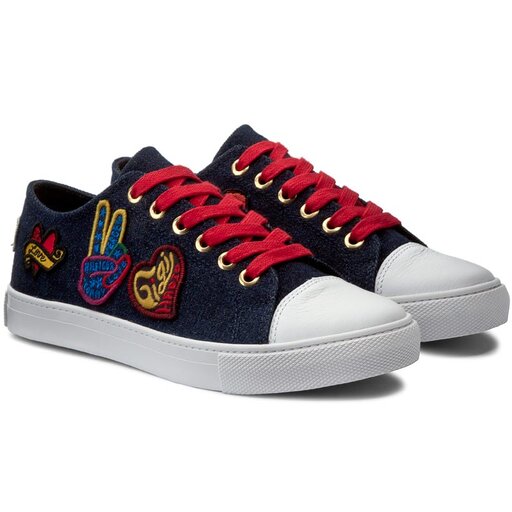 Gigi hadid tommy hilfiger scarpe hotsell