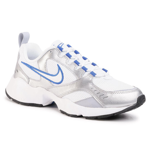 white nike air heights