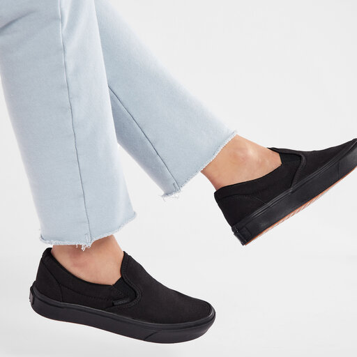 Sneakers aus Stoff Vans Comfycush Slip-On VN0A3WMDVND1 Schwarz
