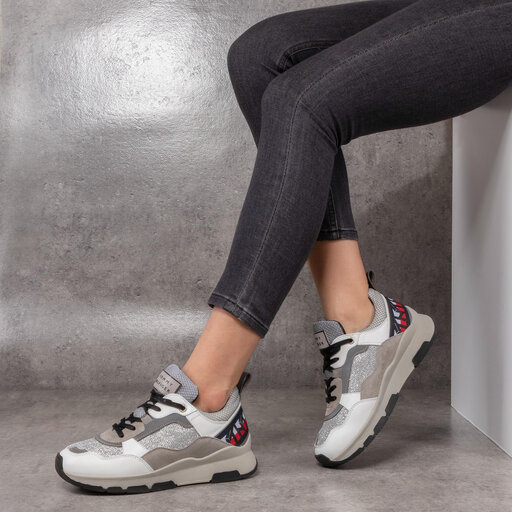 Sneakers Tommy Hilfiger Patent Fashion Runner FW0FW04609 Silberfarben |  eschuhe.de