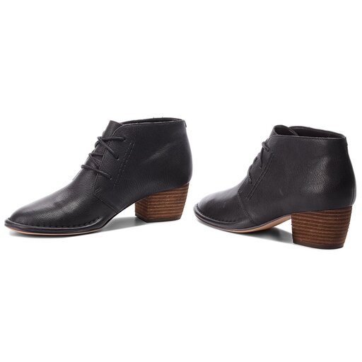 Clarks spiced discount charm black