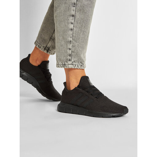 Sneakersy adidas Swift Run J F34314 Czarny