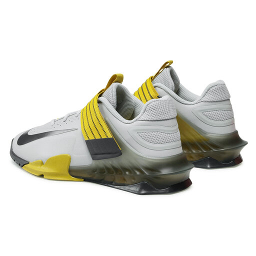 tenis nike savaleos