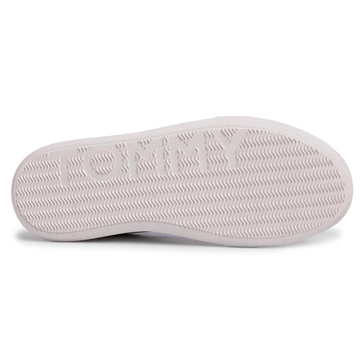 Laisvalaikio batai Tommy Hilfiger Essential Court Leather Sneaker FM0FM02669  Ivory YBI • Www.eavalyne.lt