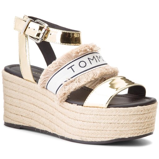 Tommy hilfiger shiny metallic flatform clearance sandal