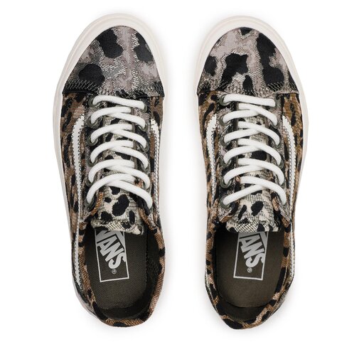 Vans leaves deals