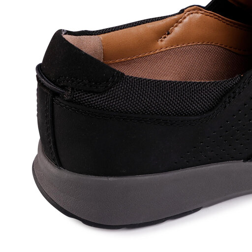 Zapatos hasta el tobillo Clarks Un Trail Step 261403847 Negro - Main Image