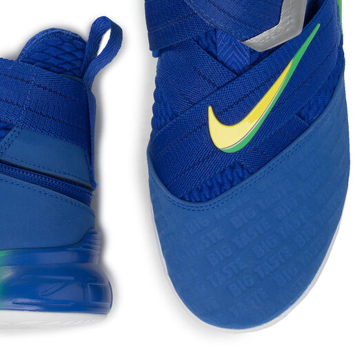 Lebron on sale flyease 12