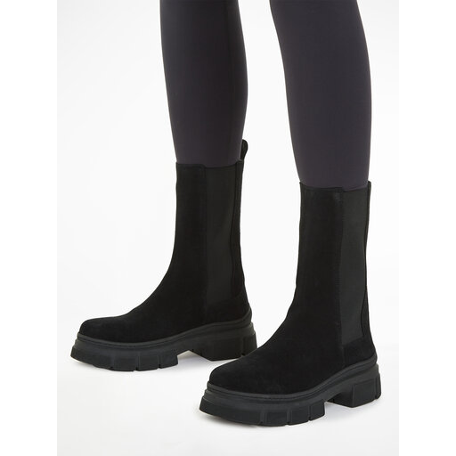 Essential suede chelsea boot 2025