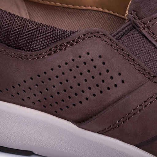 Κλειστά παπούτσια Clarks Un Trail Step 261403837 Καφέ