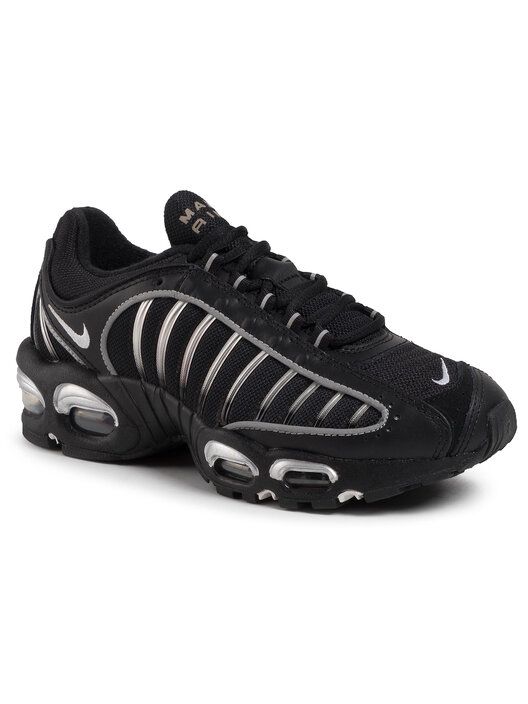 Tailwind iv black top