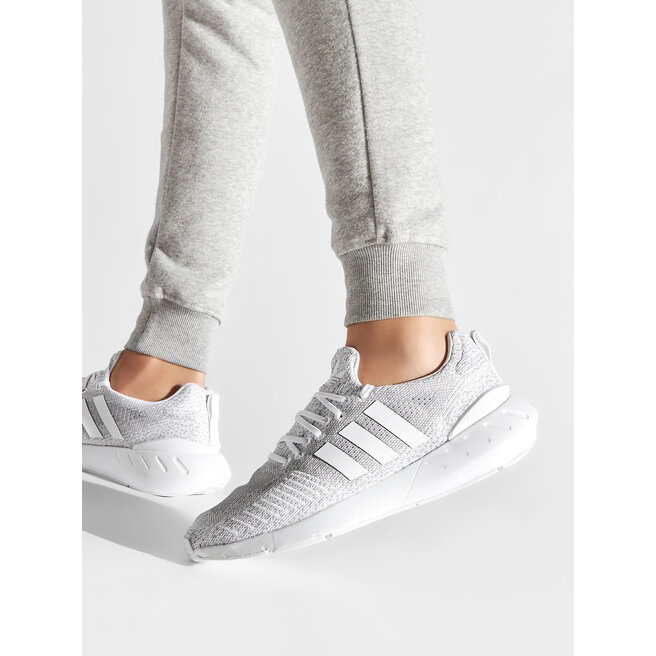 Sneakersy adidas Swift Run 22 GZ3499 Szary