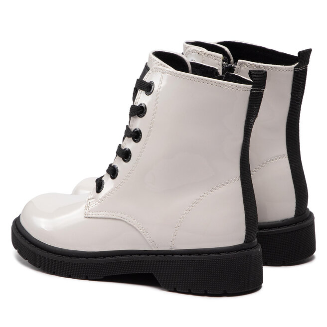 s.Oliver Turistická obuv s.Oliver 5-45211-39 Offwht Patent 145