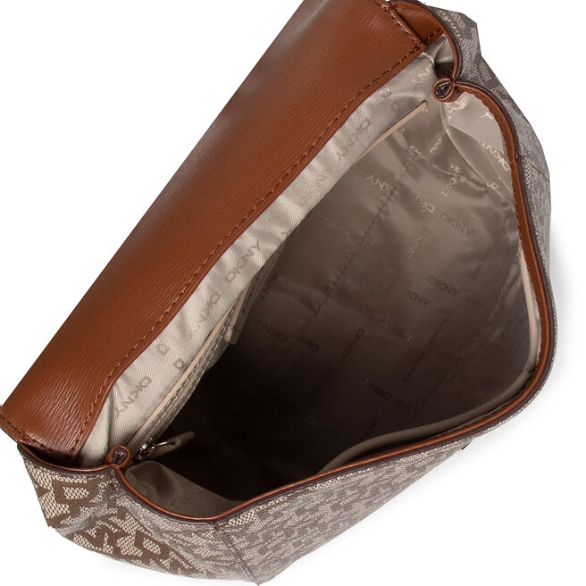 DKNY Hátizsák DKNY Bryant Flap Backpack R21KJR76 Chino/Ceml