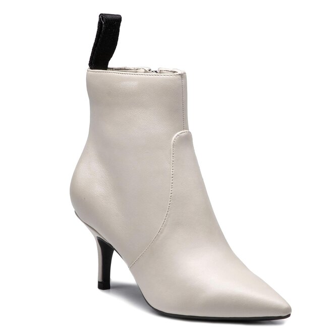 Guess hotsell deidra booties