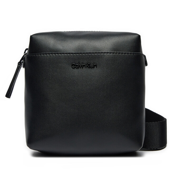 Saszetka Calvin Klein Clean Essential Cube Reporter - Czarny