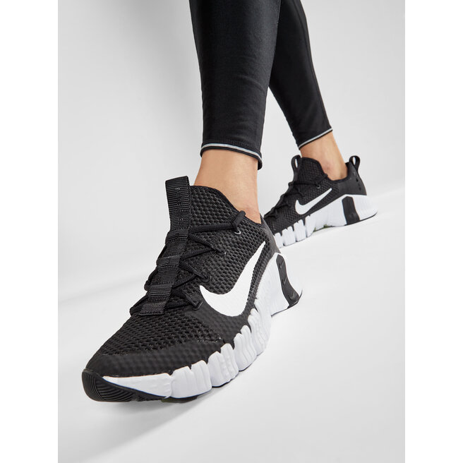 nike free metcon black white