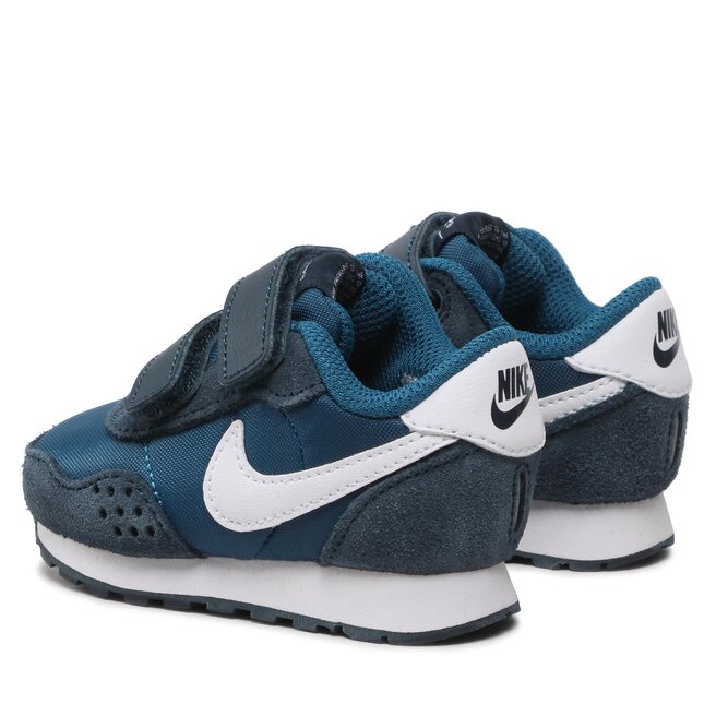 Nike md runner 2 27 clearance