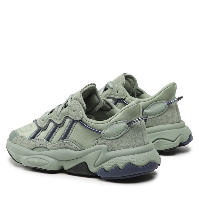 adidas Обувки adidas OZWEEGO Shoes HQ1630 Зелен