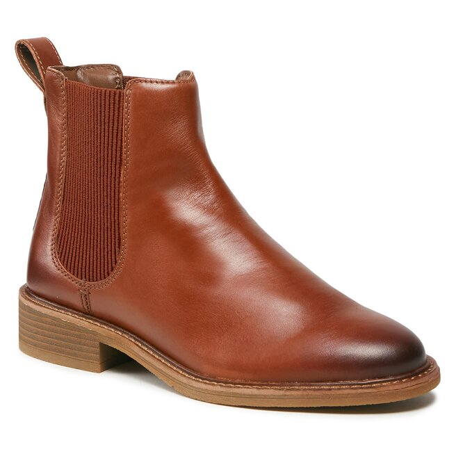 Clarks tan chelsea boots deals