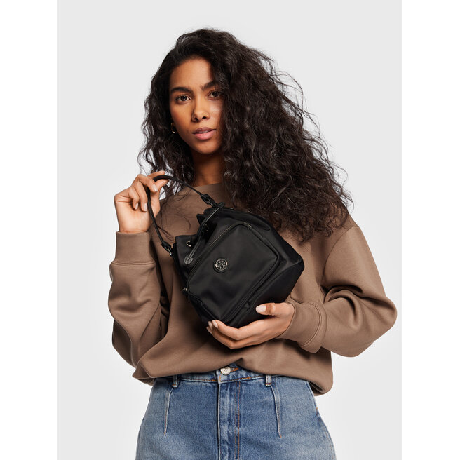 Tory Burch Дамска чанта Tory Burch Virginia Bucket Bag 134652 Black 001