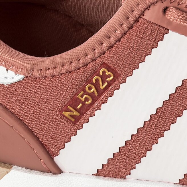 Aq0267 adidas hotsell