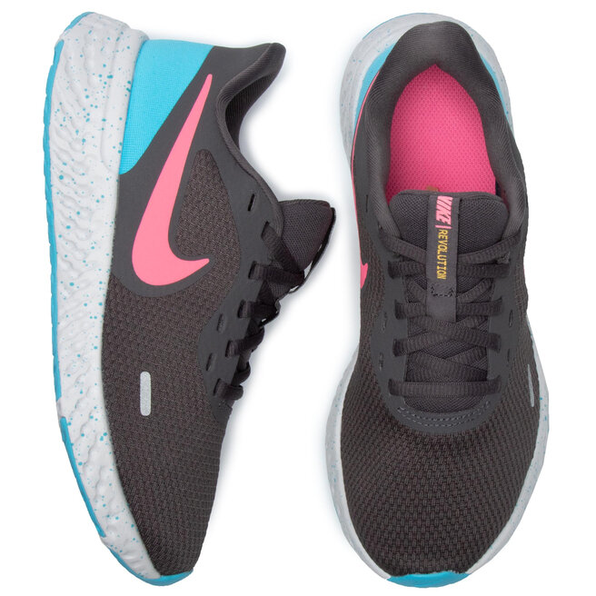 Nike revolution shop grey pink