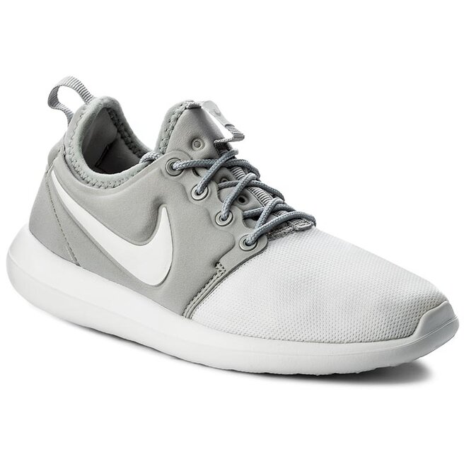 Desilusión Recuerdo germen Zapatos Nike Roshe Two (GS) 844653 100 White/White/Metallic Silver •  Www.zapatos.es