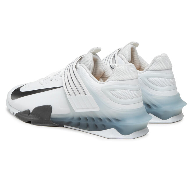 tenis nike savaleos