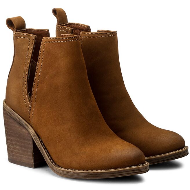 Steve madden sharini boots hotsell