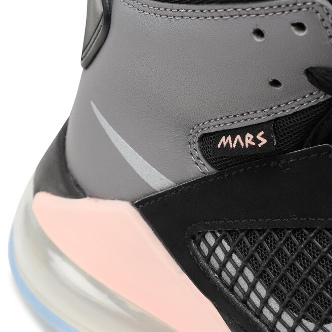 nike jordan max 270