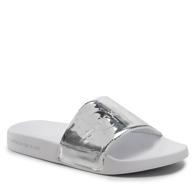 Calvin Klein Jeans Sandaler och Slip-ons Calvin Klein Jeans Slide Silver Monogram YW0YW00638 Silver 00T