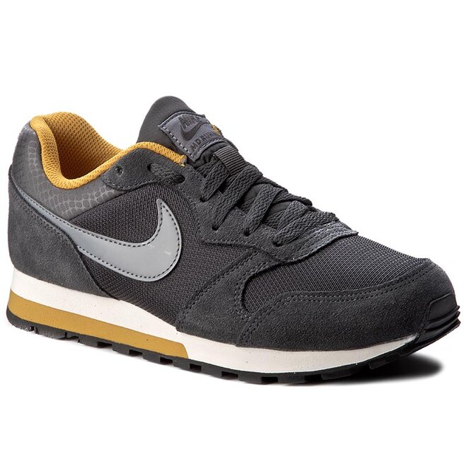 Nike md clearance runner gold