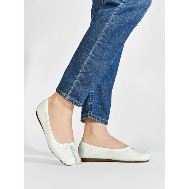 Clarks freckle ice online white