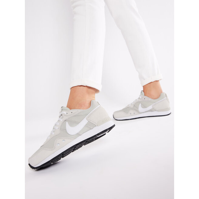 nike internationalist light bone