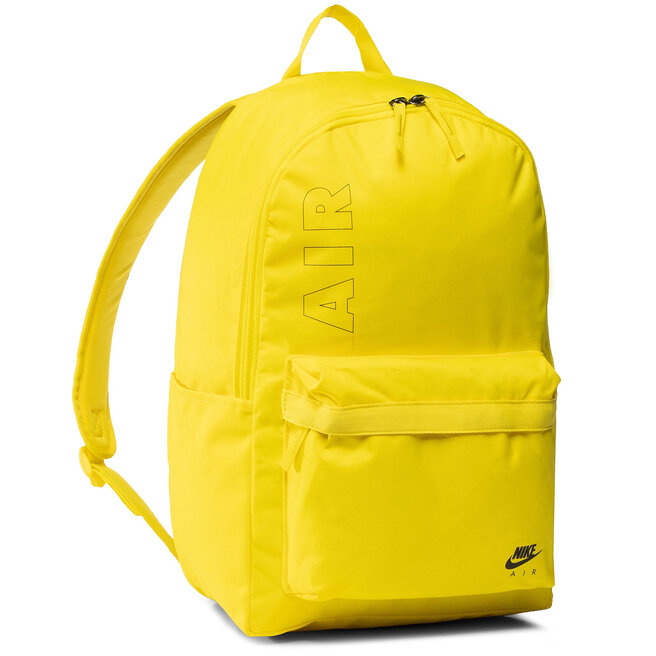 Mochila sales nike amarilla