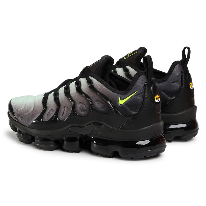 volt nike vapormax plus