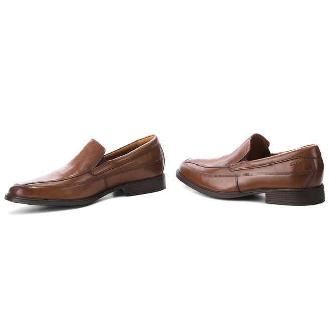 Clarks tilden free dark tan hot sale