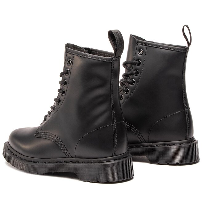 Dr martens best sale mono black smooth