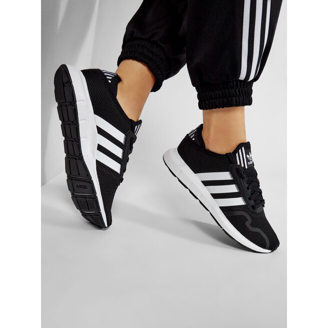 adidas Обувки adidas Swift Run X J FY2150 Cblack/Ftwwht/Cblack