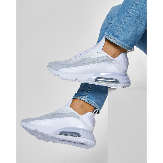 2090 air max all white